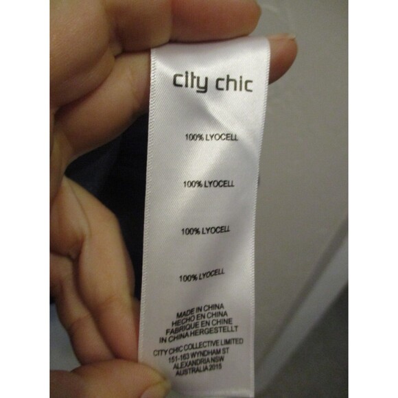 City Chic Womens Sz M/18 Pared Back Long Sleeve Chambray Denim Wrap Dress Lyocel - Picture 9 of 10